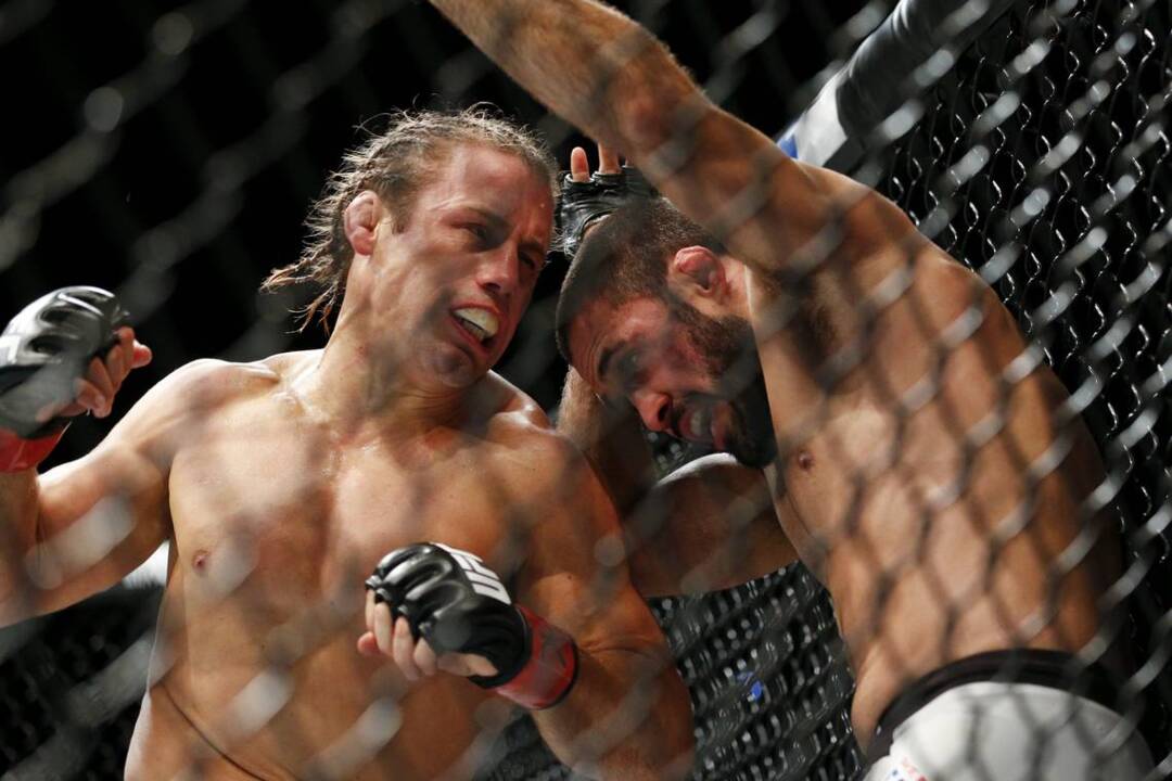 Watch Urijah Faber, Dominick Cruz trade barbs before UFC 199