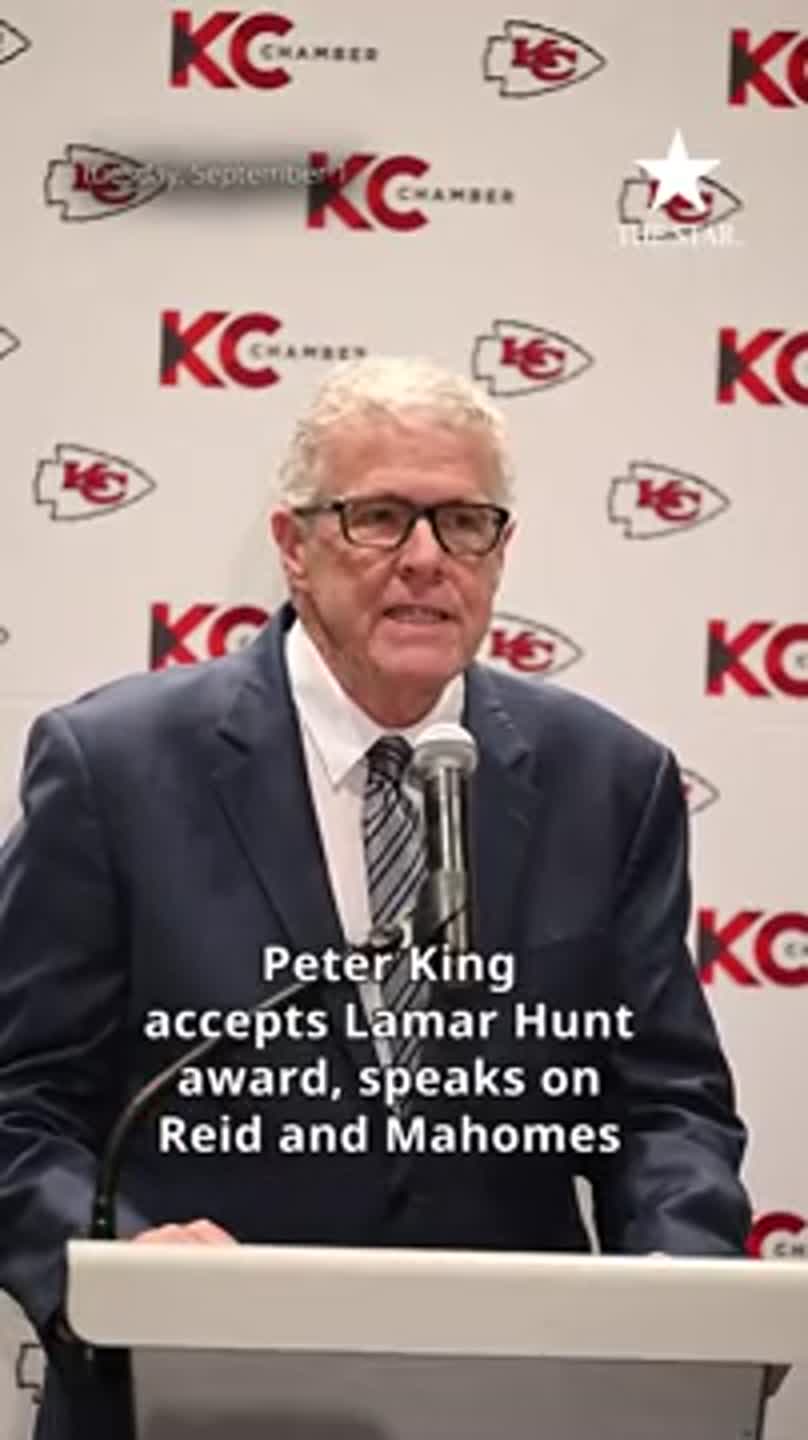 Peter King accepts Lamar Hunt award and speaks on Reid and Mahomes' relationship