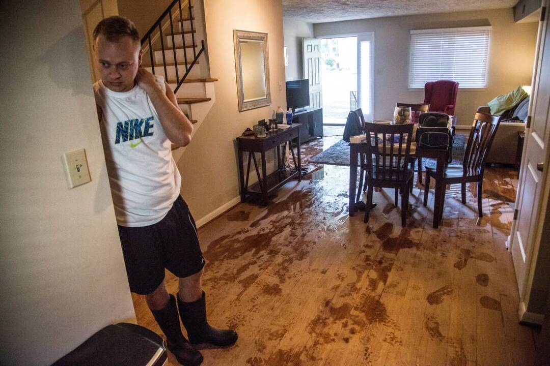 Hurricane Matthew leaves downed trees and flooded homes in Raleigh