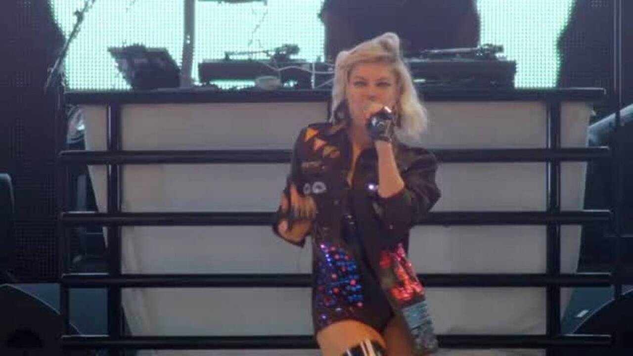 Watch Fergie in concert at the California Mid-State Fair 