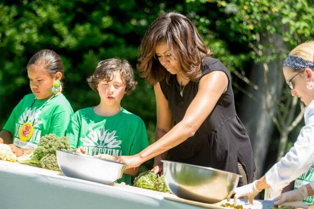 First Lady praises school gardens before harvesting White House kitchen garden