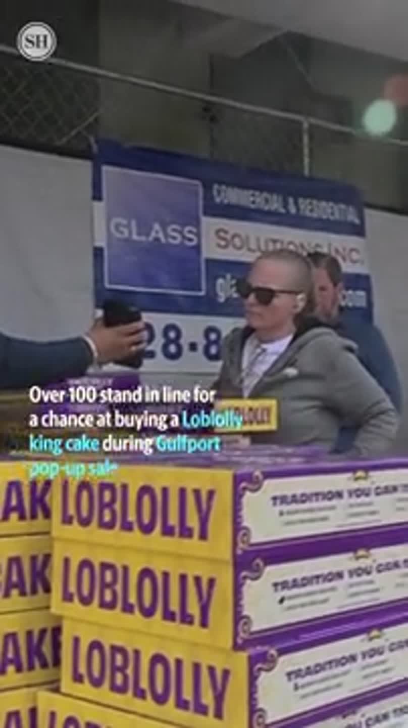 Huge line forms for Loblolly Bakery king cakes in Gulfport