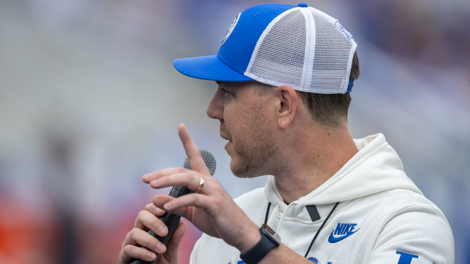 Defensive 'havoc' and QB play: Will Stein breaks down UK spring game