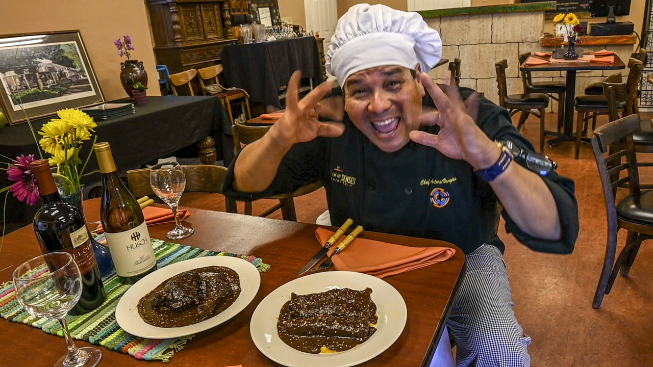 You Gotta Try This: Time-tested mole recipe from Oaxaca might be the best in Sacramento