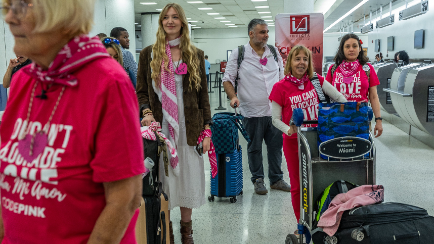 Activists leave Miami with aid for Cuba, criticize U.S. policy