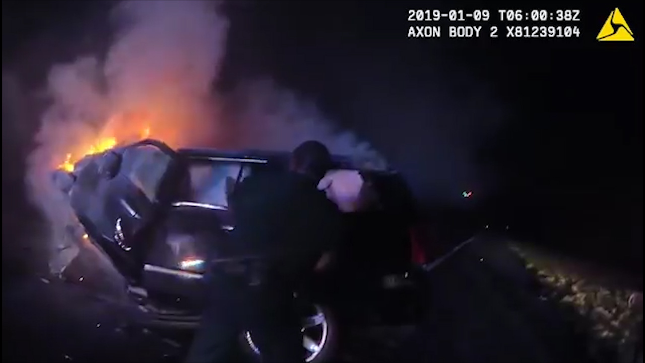 I-95 wrong-way crash rescue on FL cop’s body camera video | Miami Herald