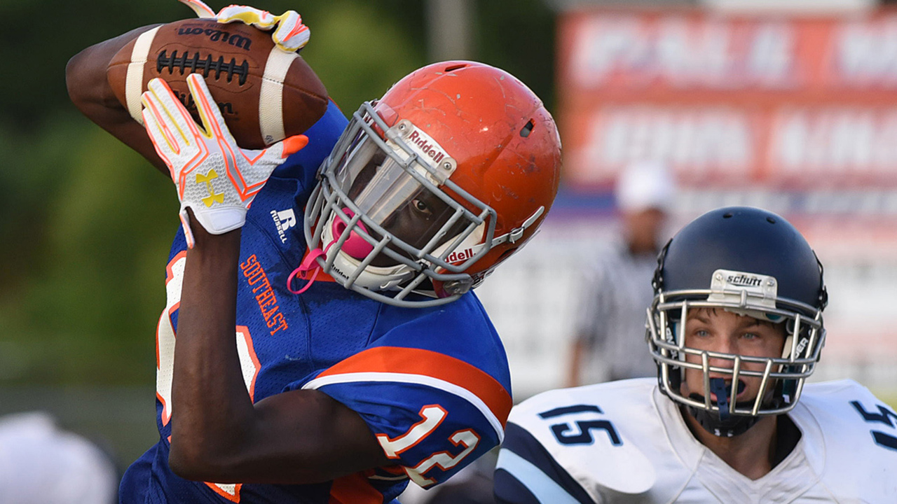 Prep football begins with matchup between Southeast, Manatee