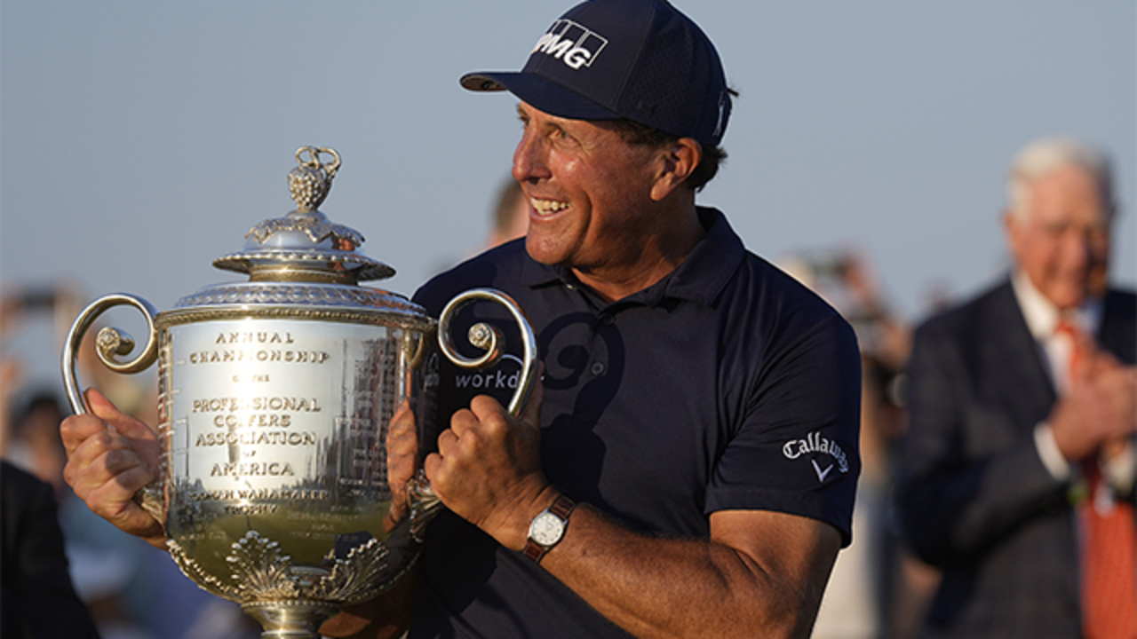 Golfer Phil Mickelson makes history