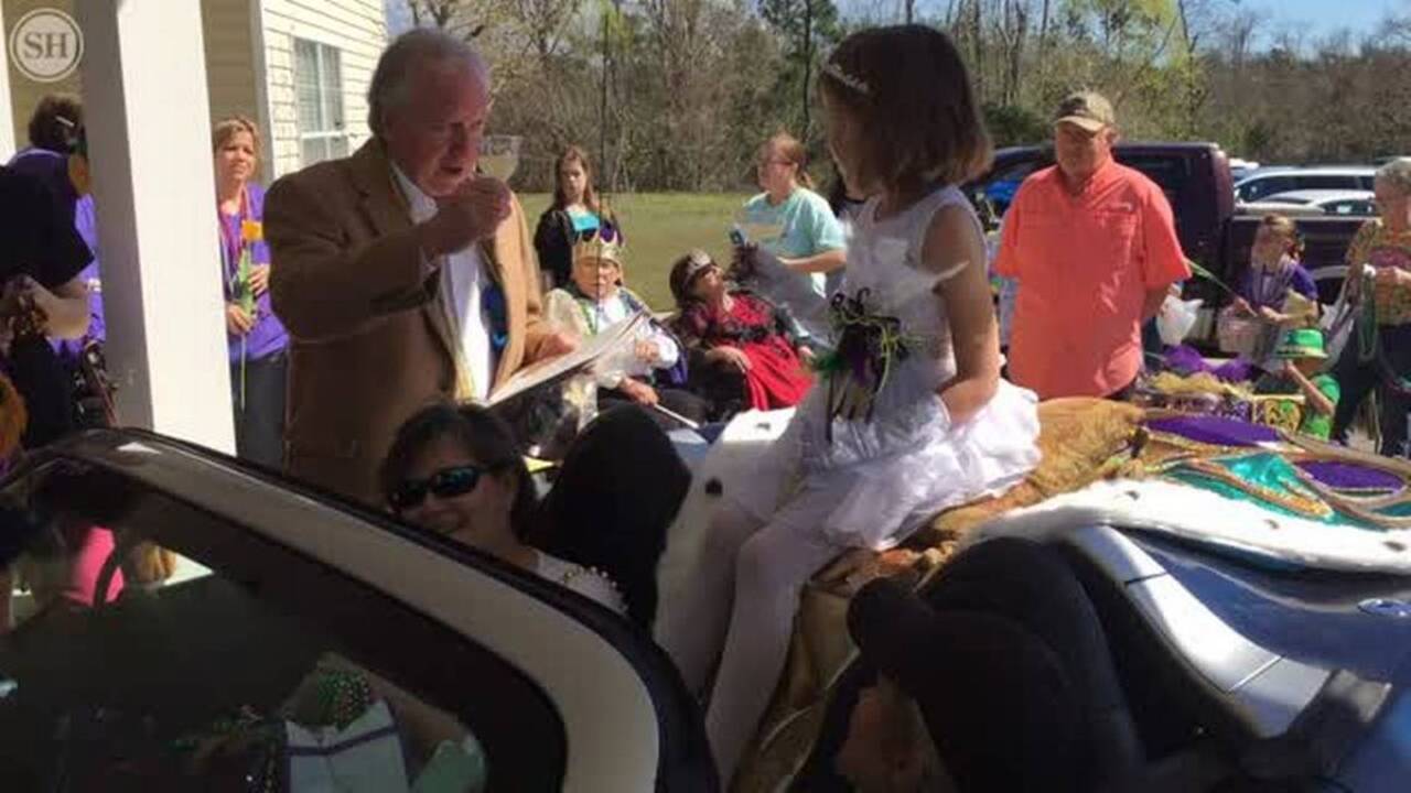 ‘Krewes’ of kids turn out for Bay St. Louis Mardi Gras parade