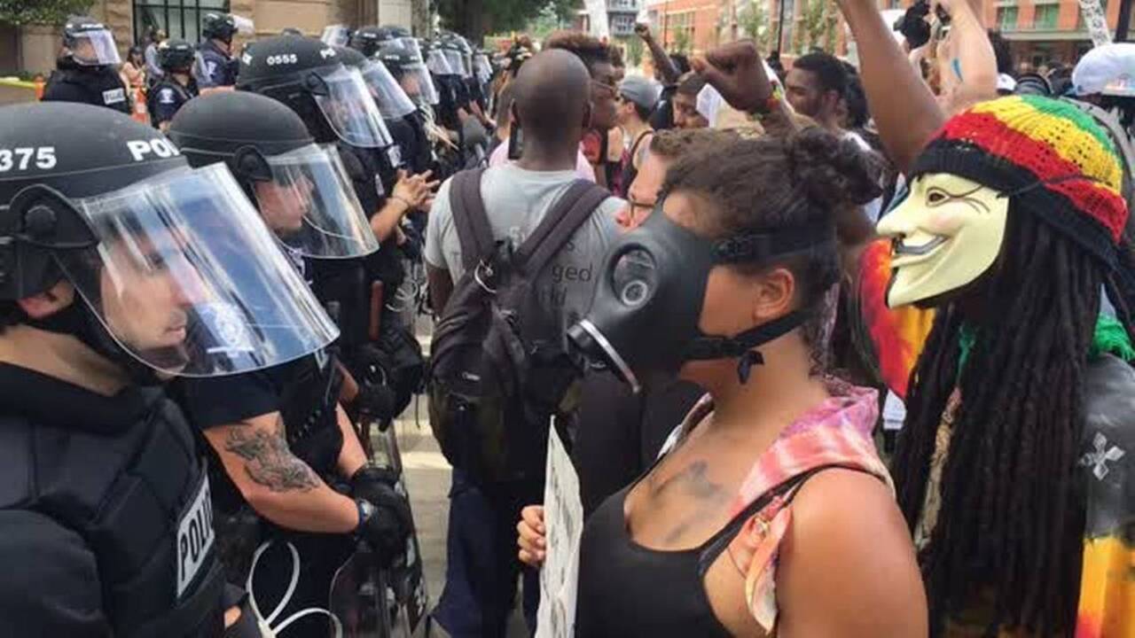 Police line blocks protesters