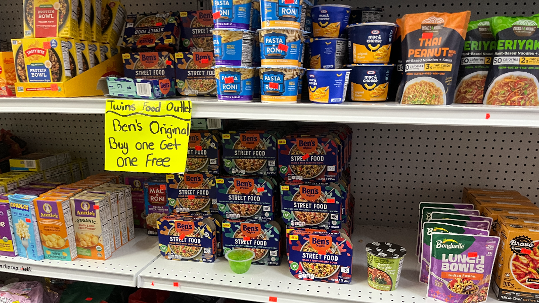 Merced On-a-Budget: Twins Food Outlet