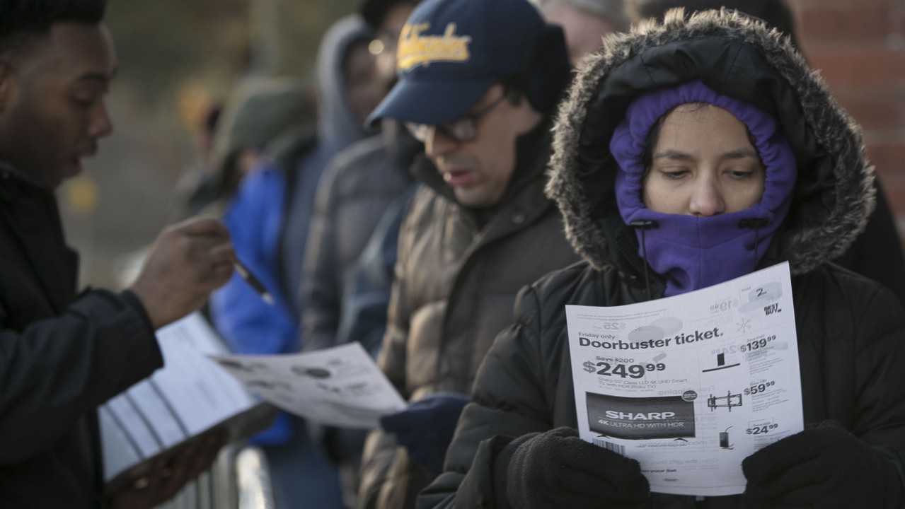 Black Friday shoppers start early, stay late looking for deals and distractions