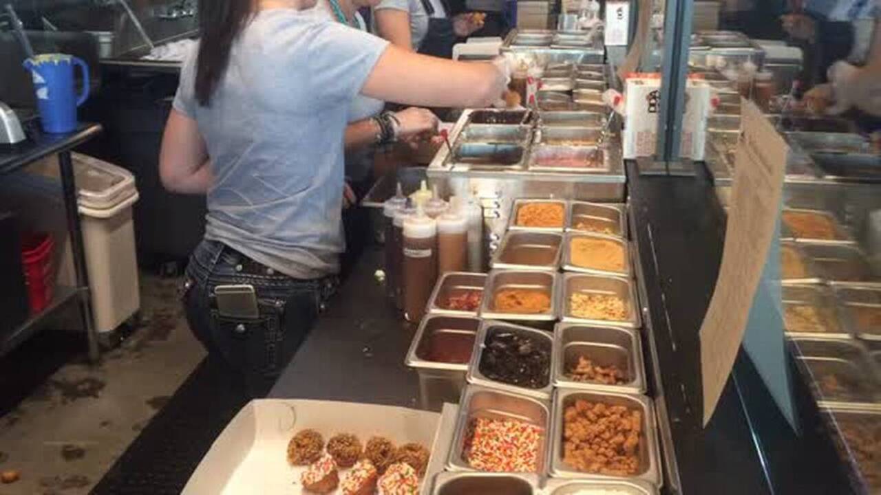 Gourmet doughnut shop and home decor store opens on Manatee Avenue