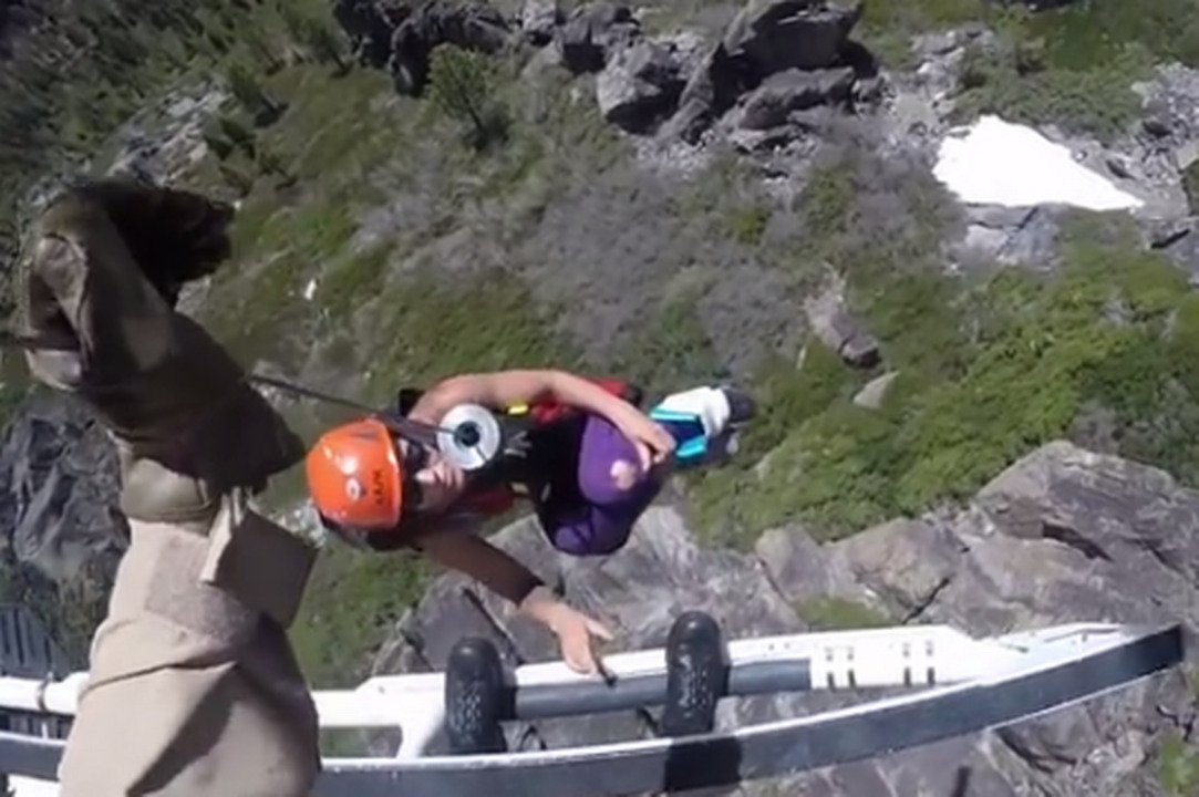 Watch helicopter rescue of rock climbers near South Lake Tahoe