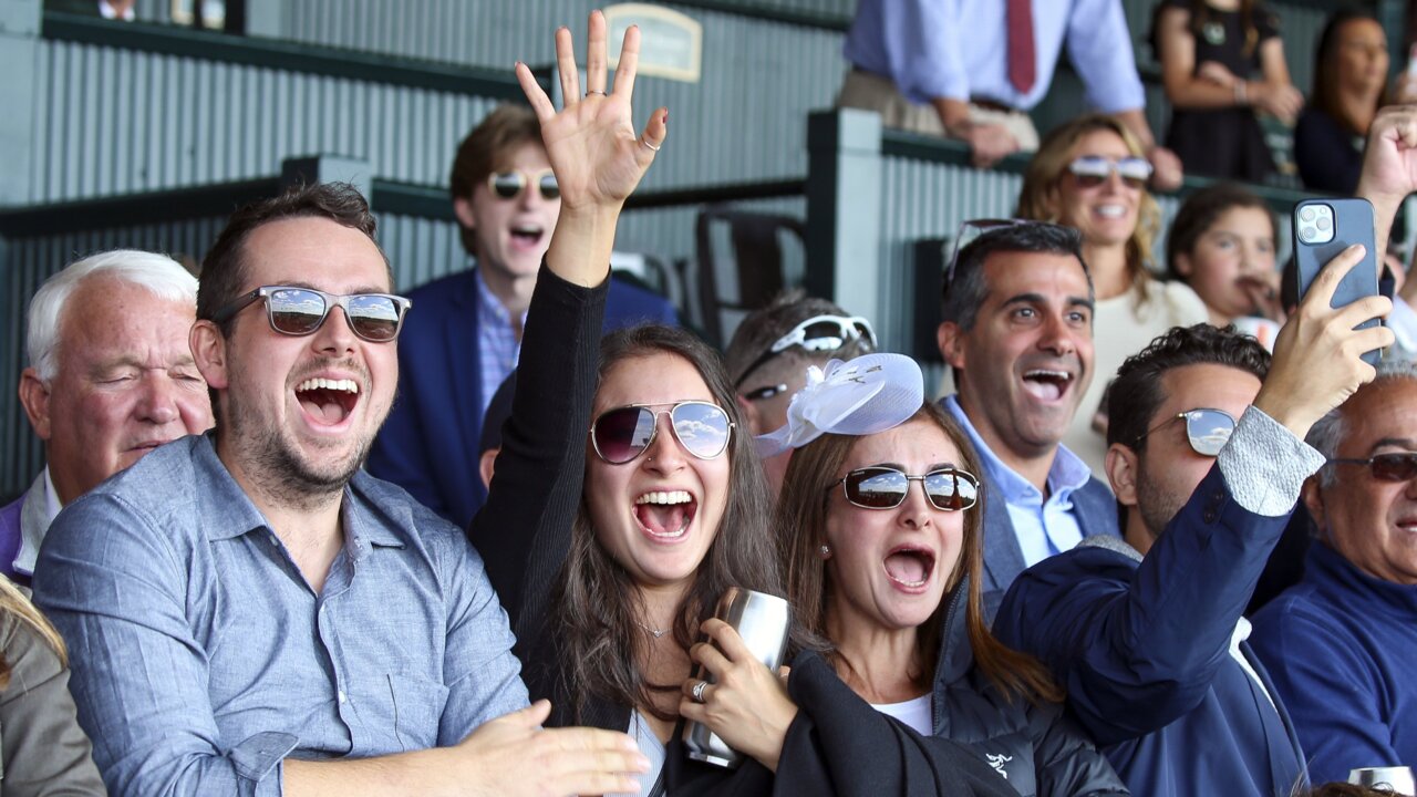 Slideshow: Sunshine, style and stakes races on opening day of Keeneland Fall Meet