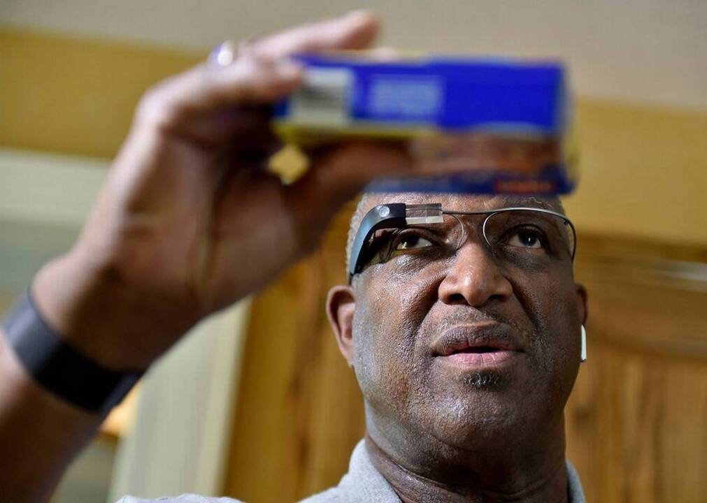 Smart glasses, remote agents empower the visually impaired to navigate their world