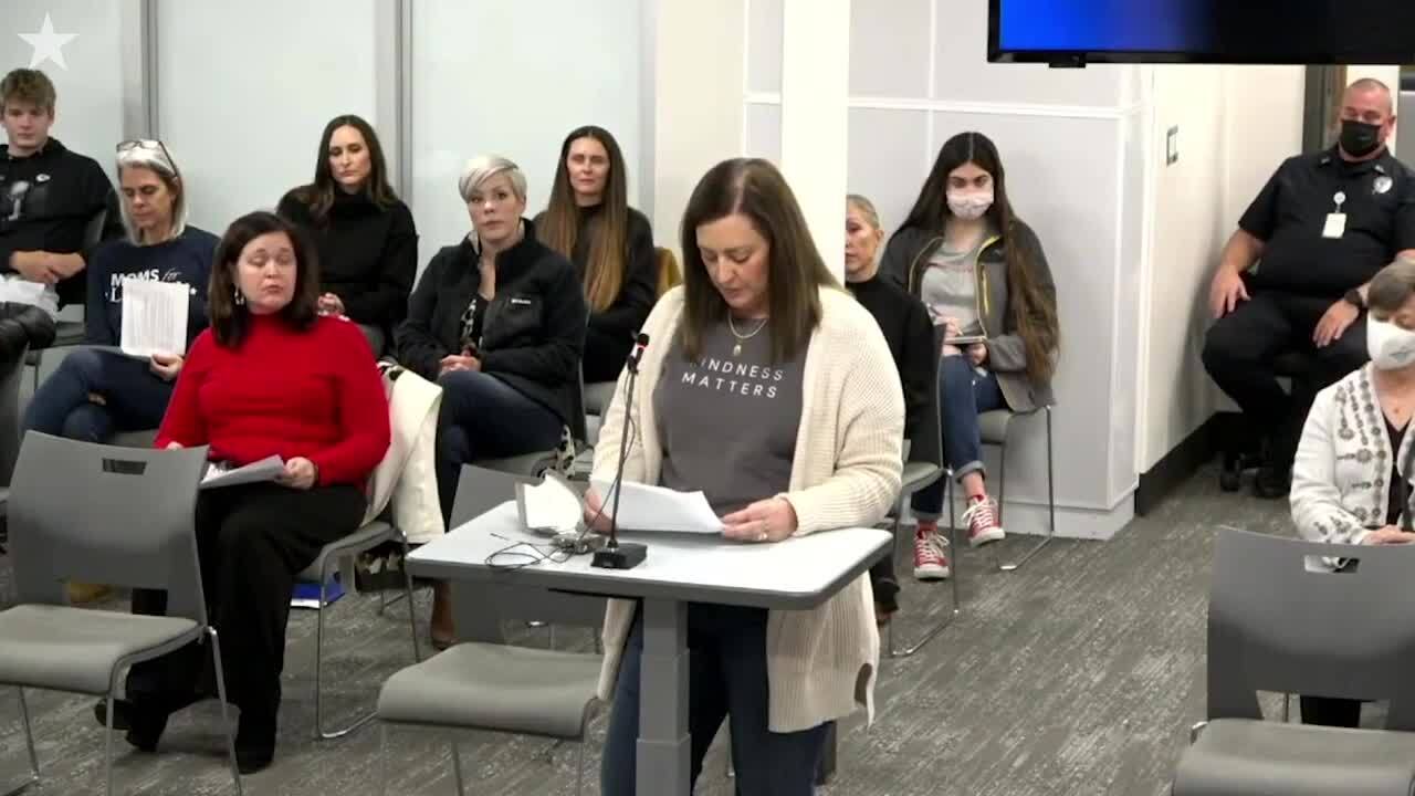 Video: Teacher blasts angry parents, political climate driving teachers ...
