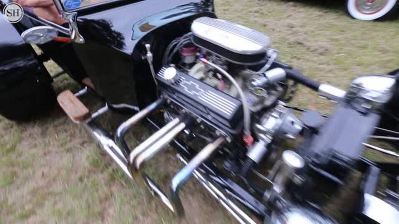 Cruisers weigh in on crucial question: Ford or Chevy?