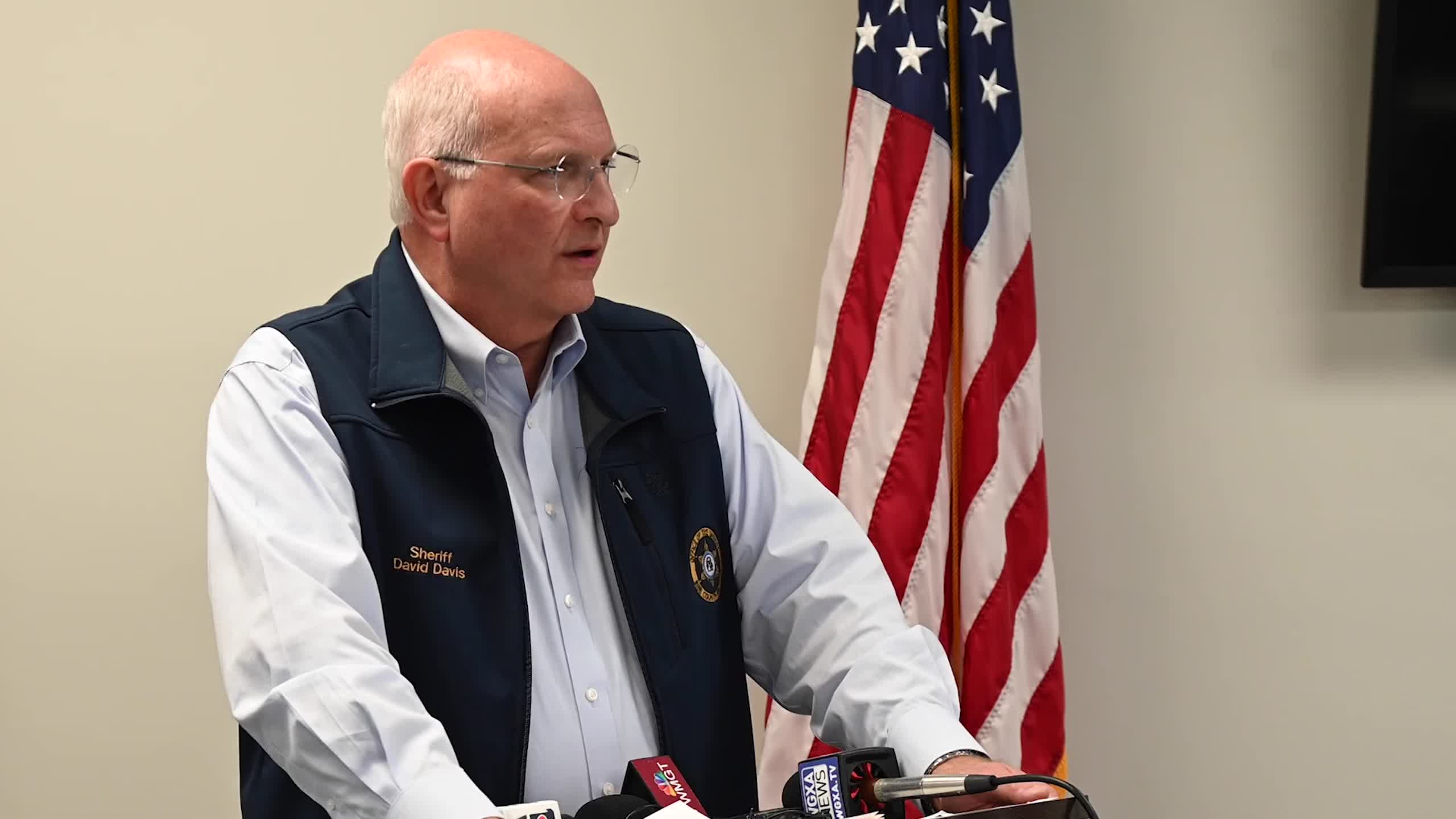 Video: Bibb County Sheriff holds press conference after four inmates ...