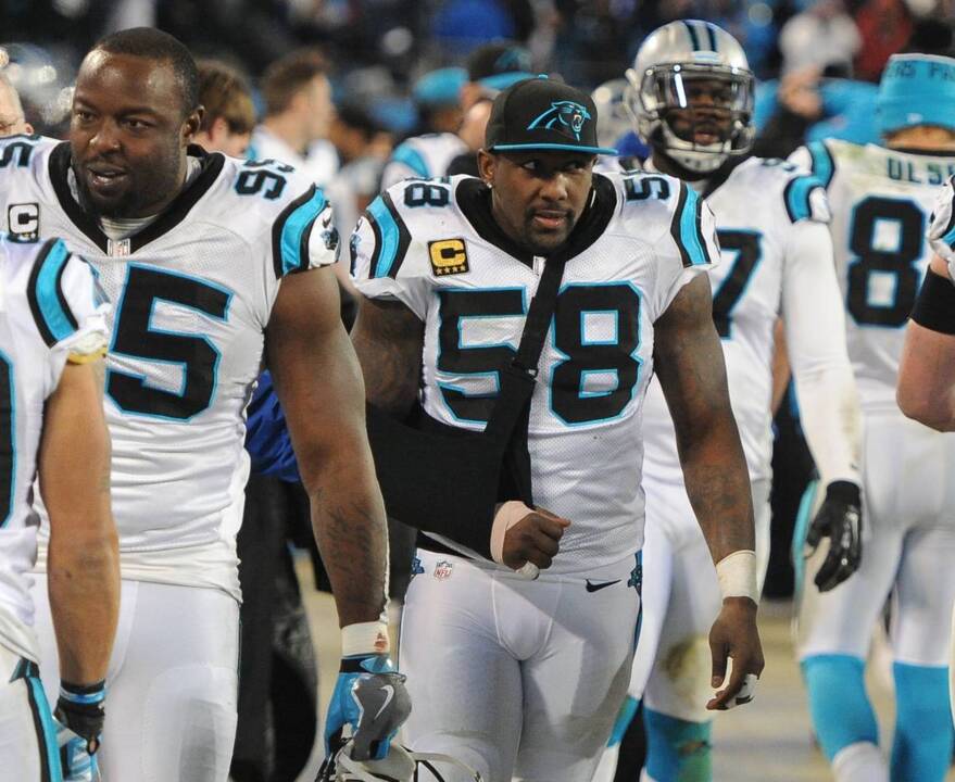 Is it safe for Thomas Davis to play in Super Bowl with a broken arm?