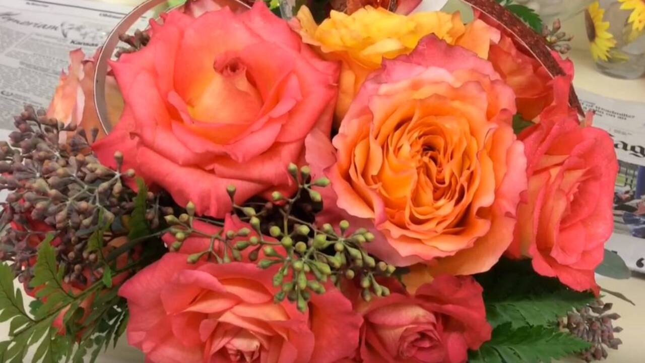 Video: How to make Valentine's Day roses last longer than ever