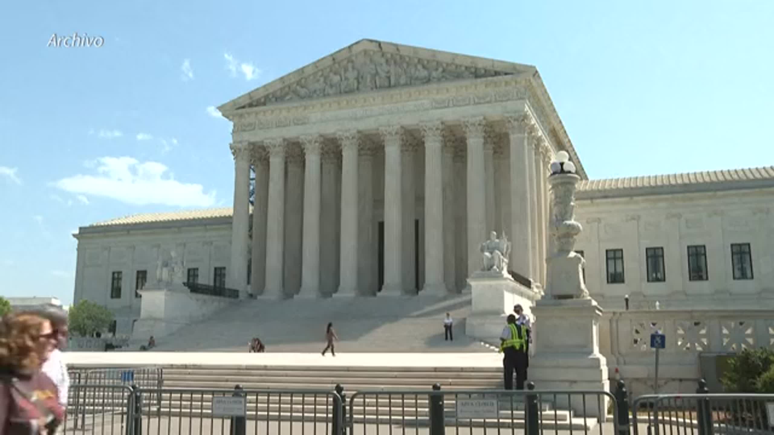 Corte Suprema de EEUU permite a Trump revocar la protección legal a más ...