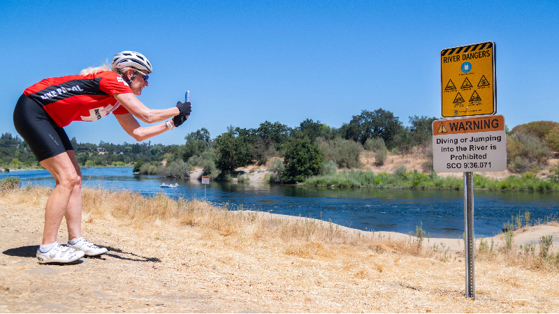 Watch public react to new signs prohibiting diving near American River’s clay banks