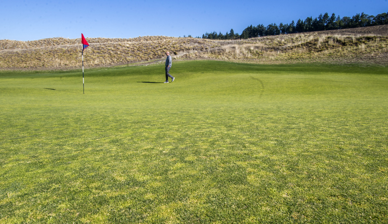 Chambers Bay closing to install new greens