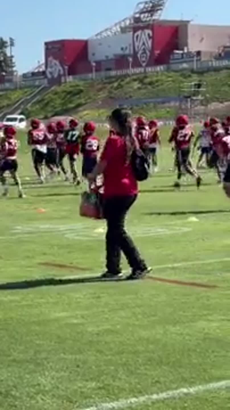 Watch Fresno State work on drills at fall camp