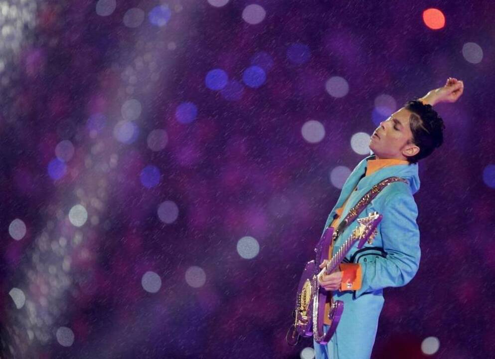 Pearl Jam honors Prince at Columbia concert