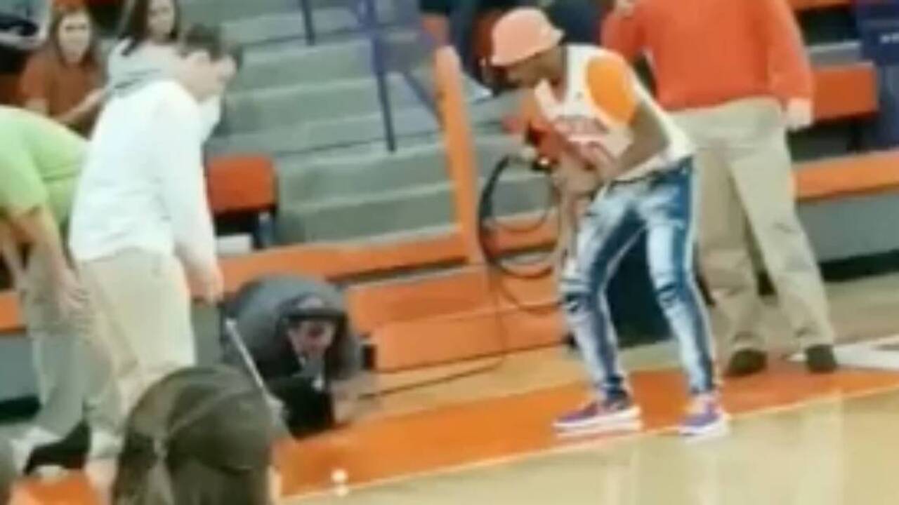 Clemson student wins $10,000 after sinking golf putt across full length of basketball court