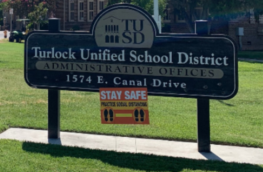 ‘Going kind of nuclear.’ Turlock Unified sues school board member to force him to mask