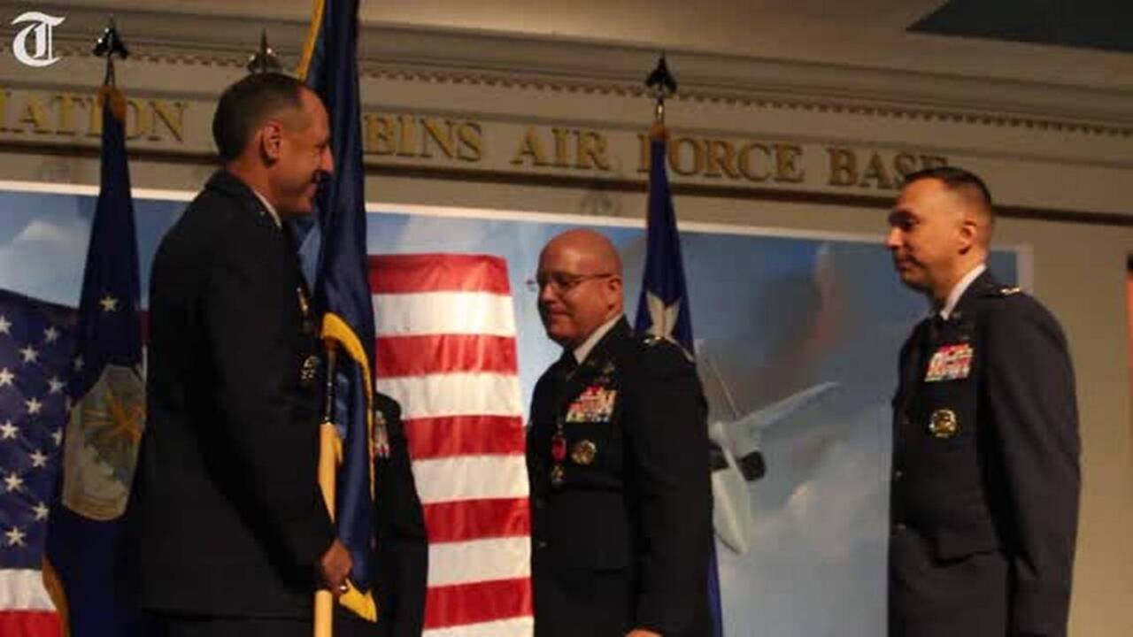 Robins instructed to 'keep calm and airman on' at change of command
