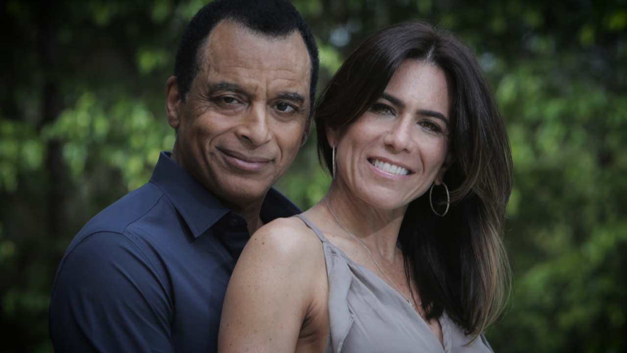 Jon Secada y Maritere celebran San Valentín en juego de pelota | El Nuevo  Herald