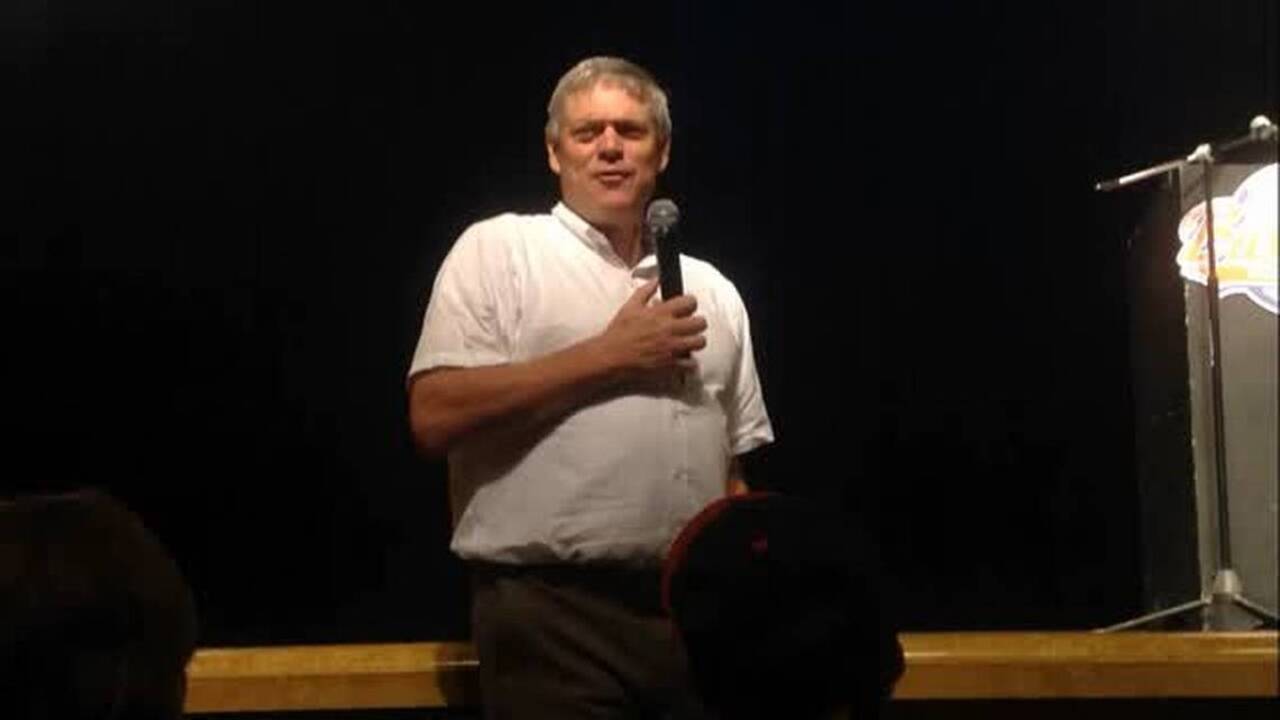 Atlanta Braves’ Dale Murphy recites poem about grits