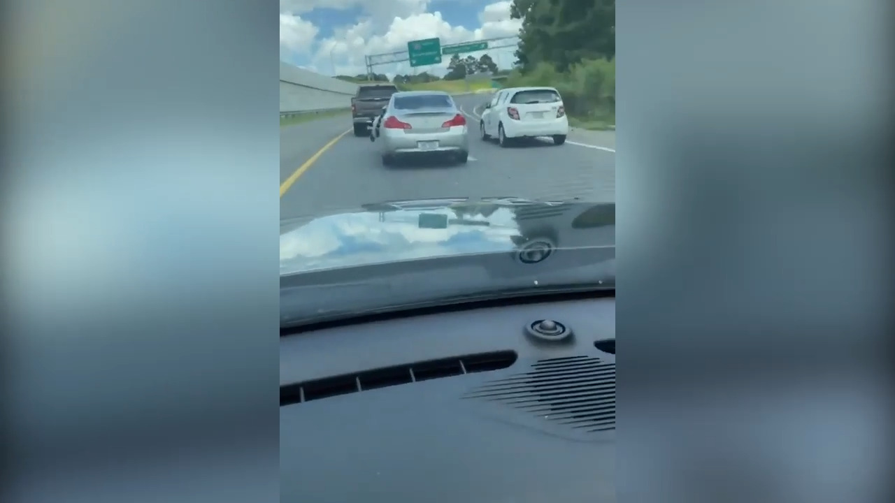 ‘He hit my car!’ Video goes viral of Charlotte man chasing down hit-and-run driver
