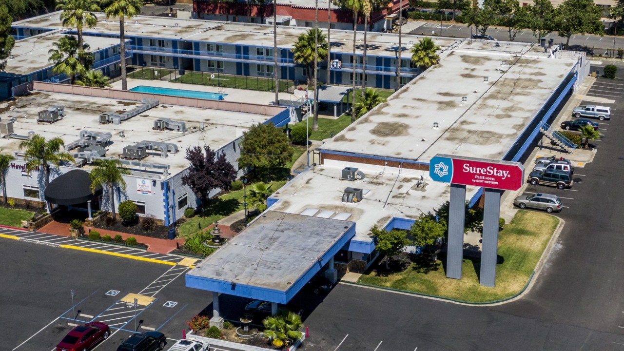 See drone view of north Sacramento motel being used to shelter homeless amid COVID-19