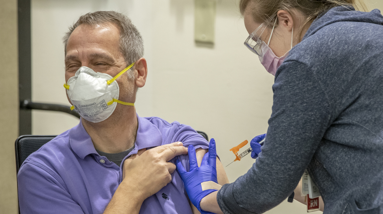First COVID-19 vaccine doses administered to frontline workers at Southern Illinois hospitals