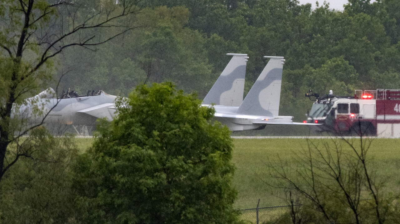 U.S. military pilots injured after ejection from fighter jet at MidAmerica Airport