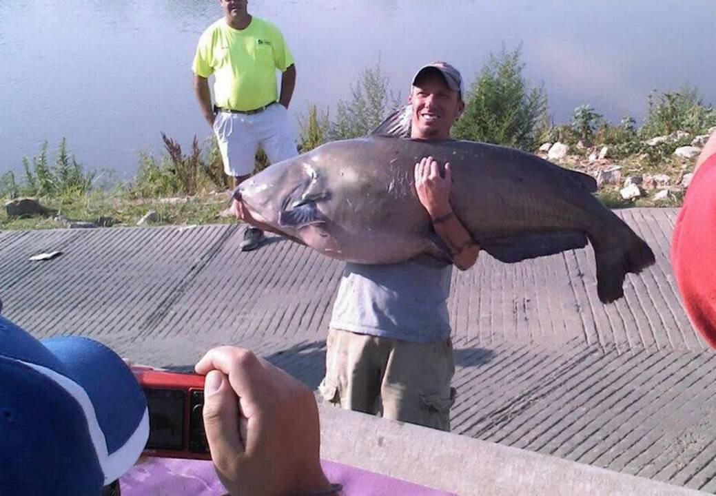 Catching lake monsters