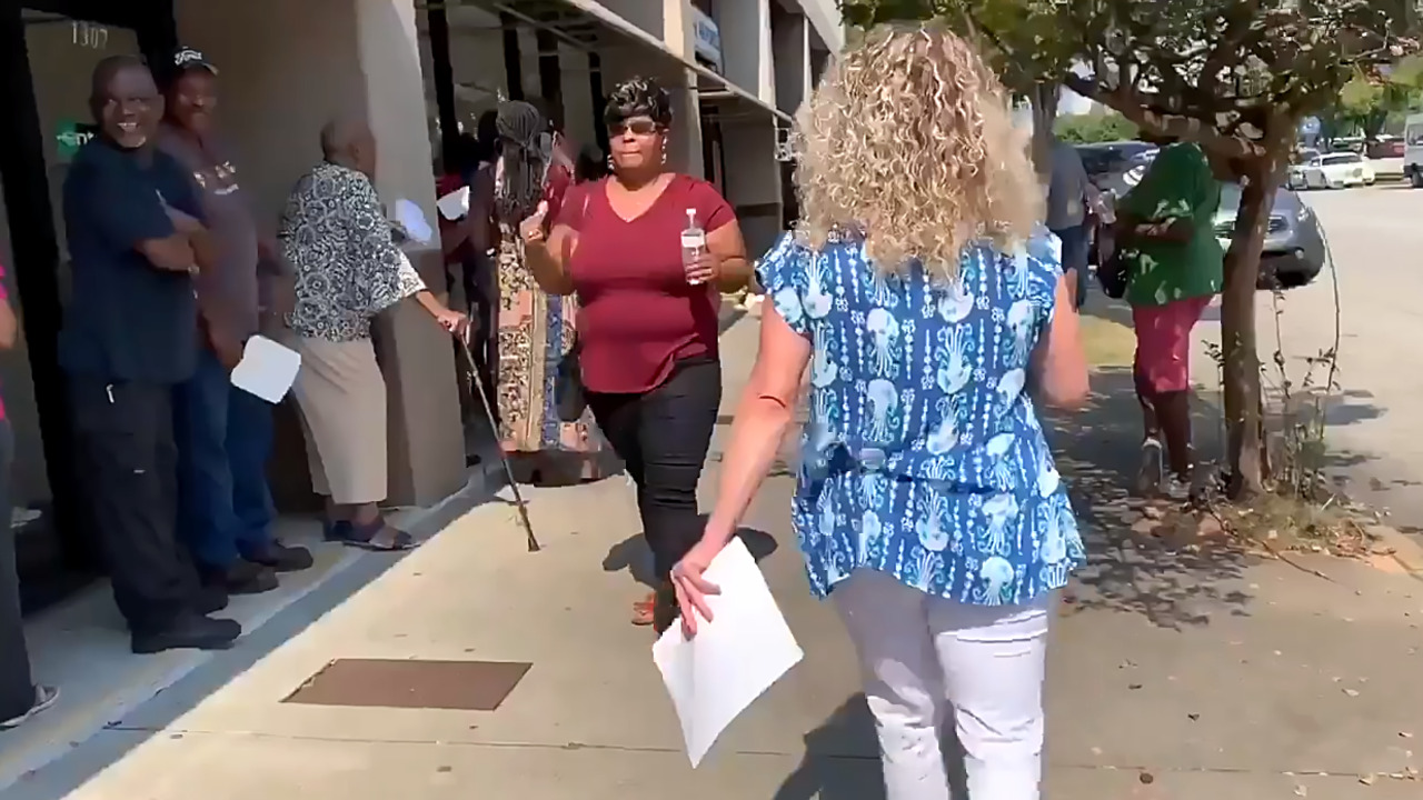 Line stretches down South Carolina sidewalk after multiple lottery wins, video shows