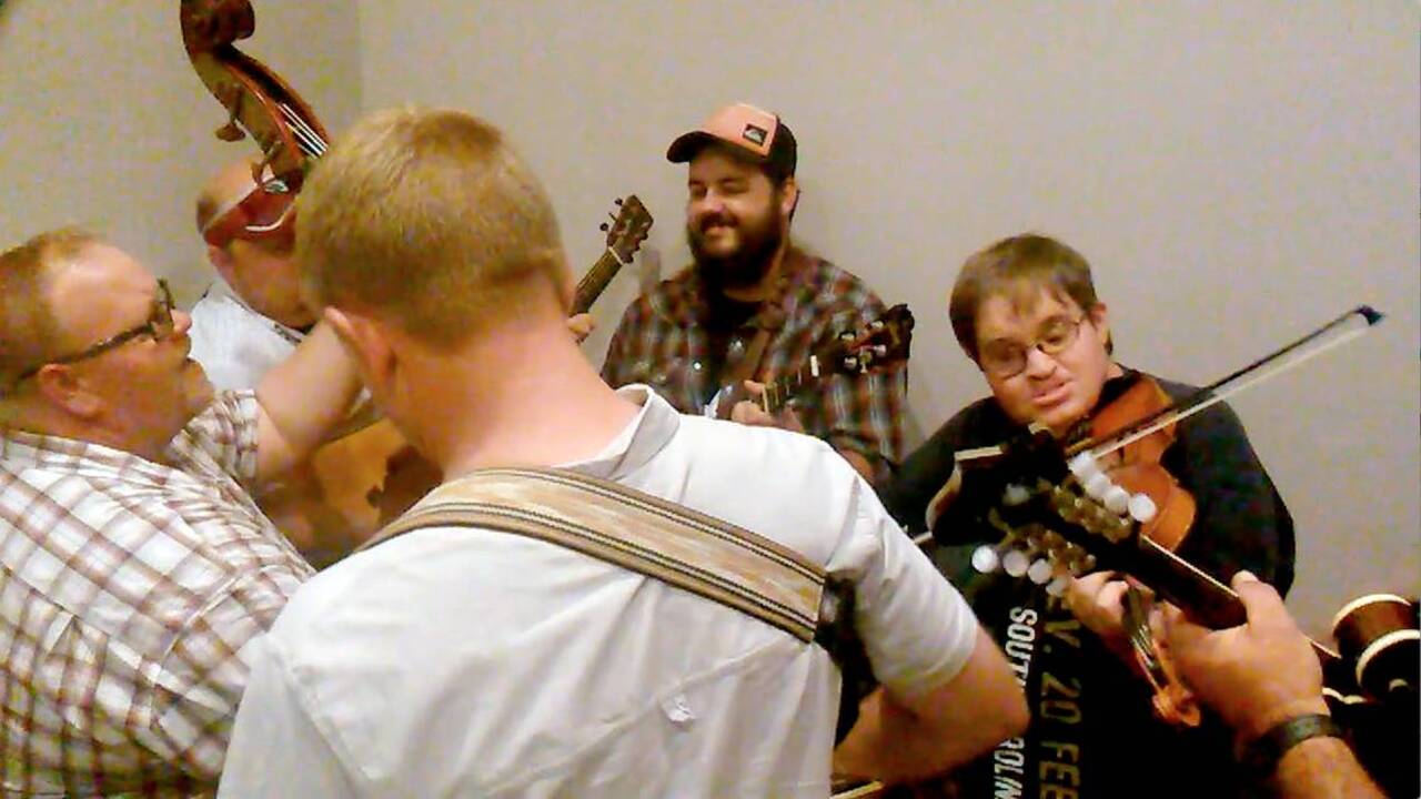 Hot hotel lobby jams with Michael Cleveland
