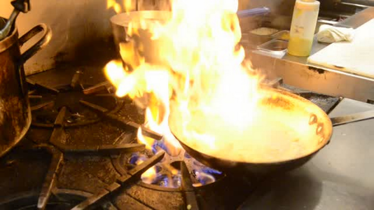 A taste of Charlotte airport food 
