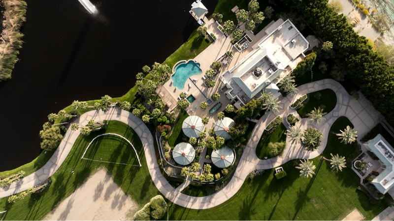 See new $36M listing in La Quinta CA — it’s the Merv Griffin Moroccan Estate