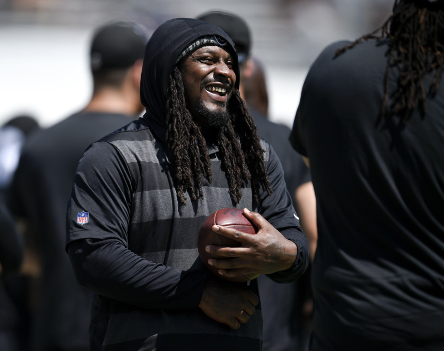 In time of grieving, former Raiders running back Marshawn Lynch consoles family