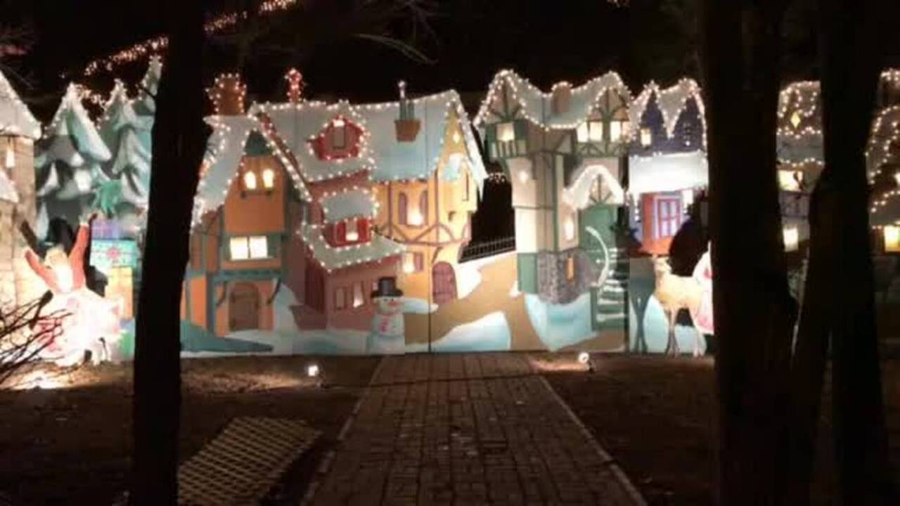 2016: Kirstie Alley’s Santa’s Village