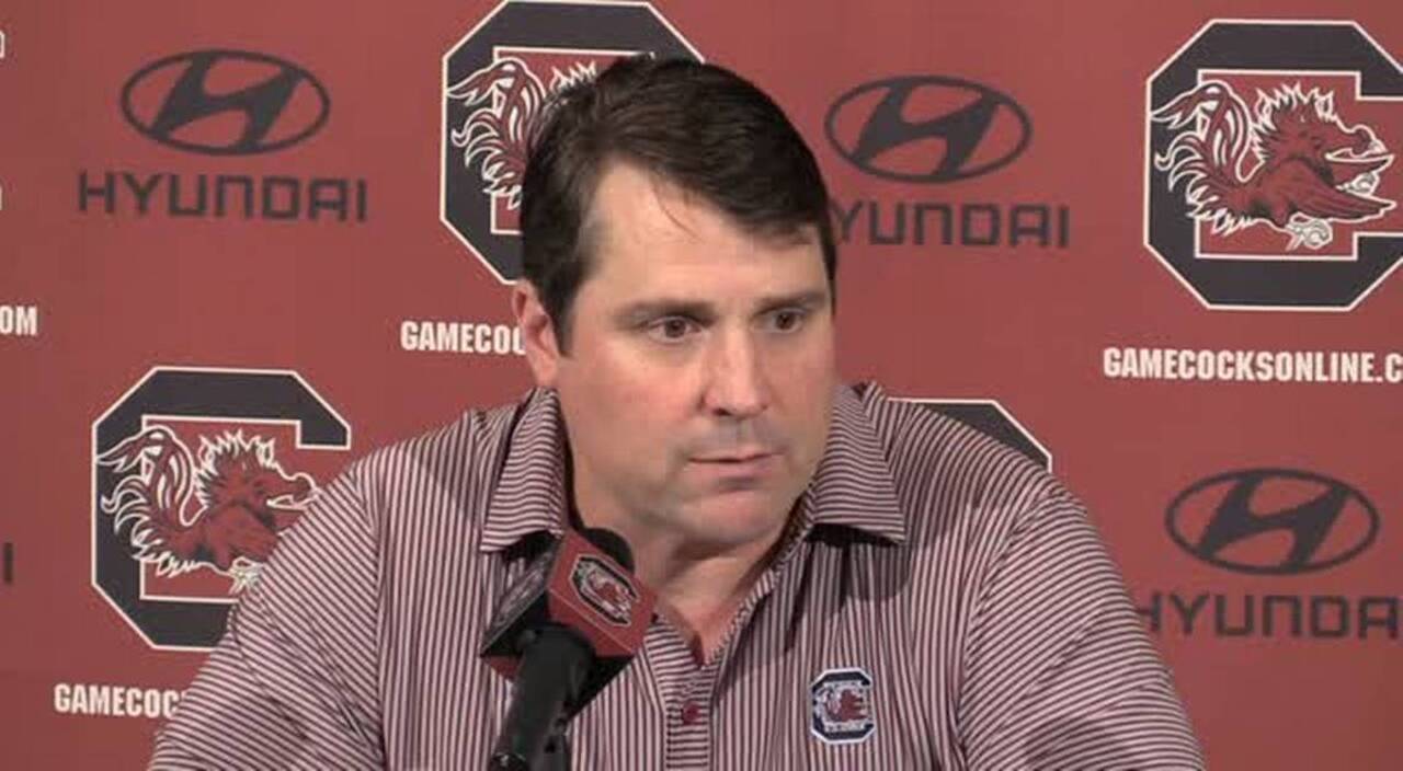 Gamecocks in search of best five for offensive line