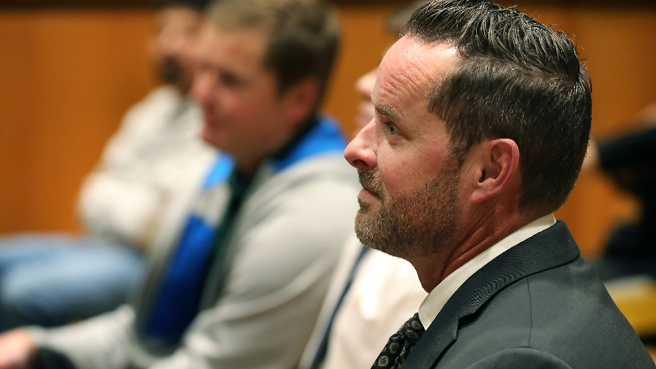 Video shows Benton official’s alleged road rage assault of driver over phone