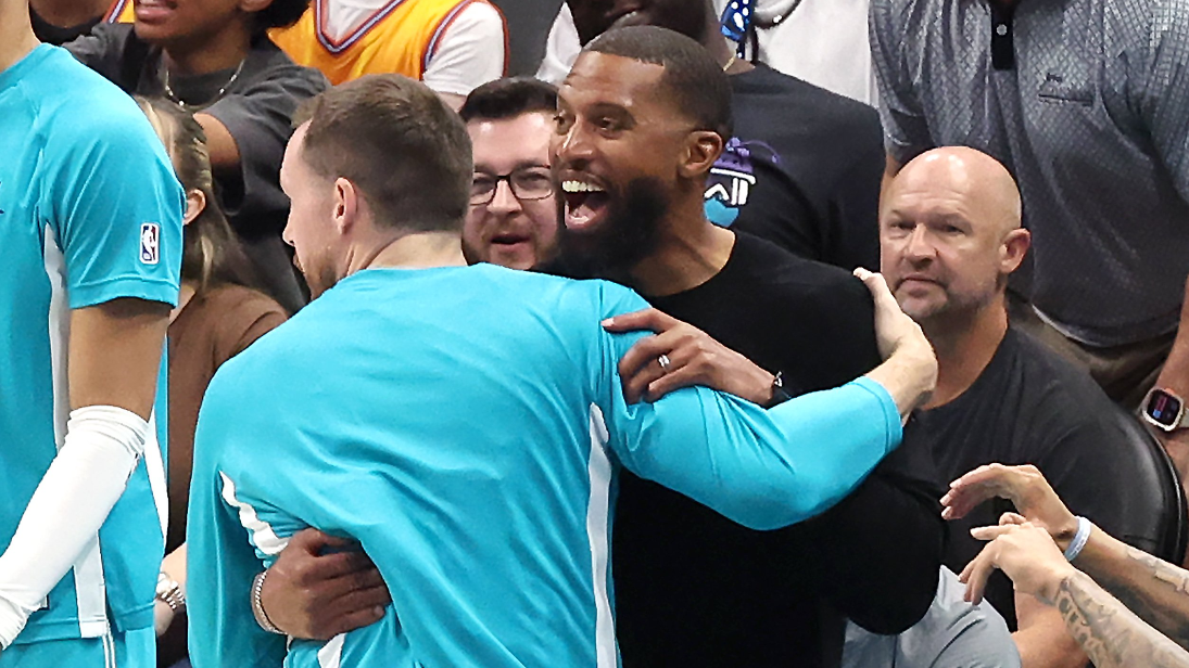 Charles Lee praises Hornets’ grit after overtime win vs. Heat