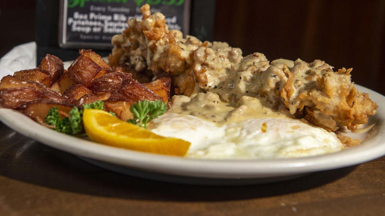 You Gotta Try This: An East Sac chicken-fried steak raises the bar for comfort food